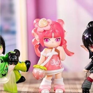 Robotime Rolife- Suri’s Colorful Girls Figurine- confirmed: Snow Bear (NIB)